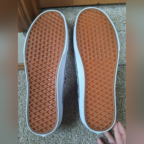 RARE NWT Vans X Journeys 50th/30th Anniversary Signed Sneakers Size 10.5/12 - Picture 7 of 10